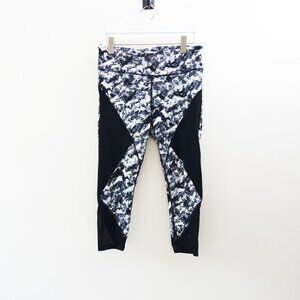 GapFit High Rise Marble Pattern Capri Leggings Size (M) EUC
